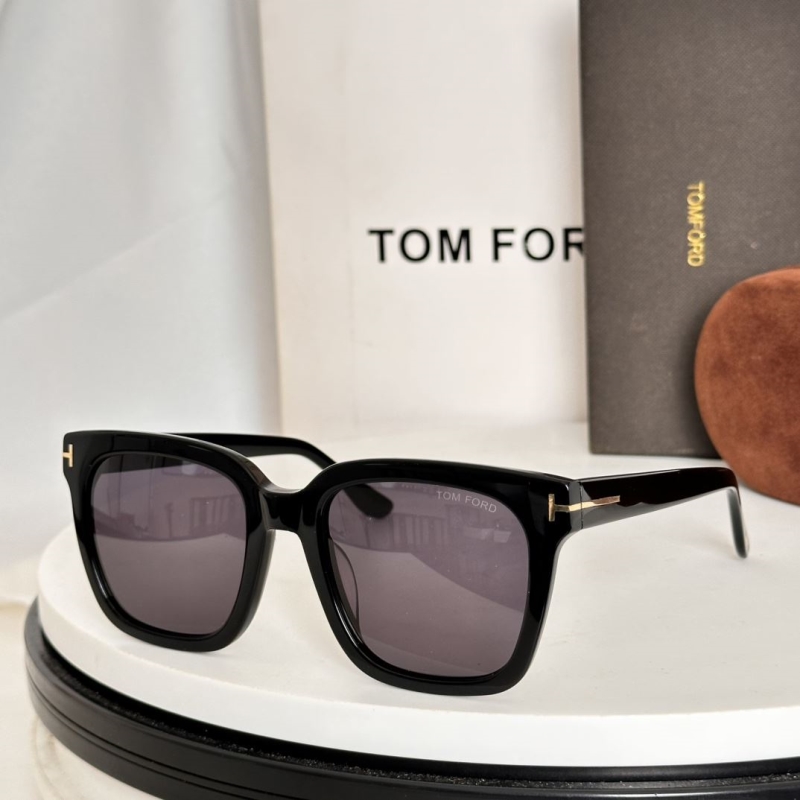 TOM FORD